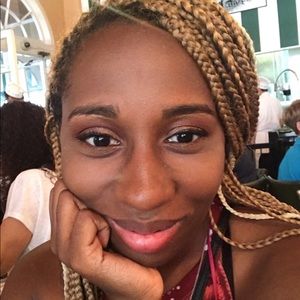 Meet your Posher, Dominique